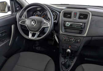 Подержанный автомобиль Renault Logan Sedan 2019 года (26 фото)