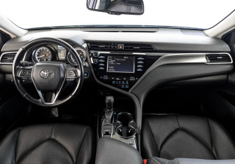 Подержанный автомобиль Toyota Camry Sedan 2020 года (14 фото)