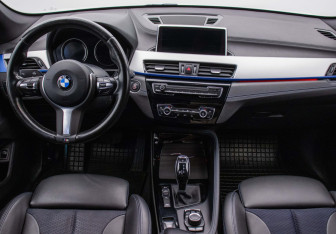 Подержанный автомобиль BMW X1 2021 года (13 фото)