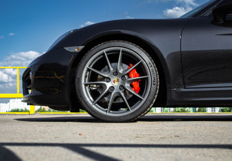 Подержанный автомобиль Porsche Cayman 2013 года (13 фото)