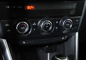Подержанный автомобиль Mazda CX-5 2012 года (16 фото)