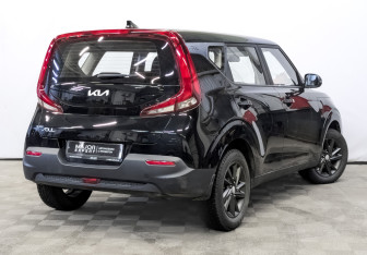 Подержанный автомобиль Kia Soul 2022 года (5 фото)