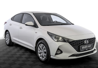 Подержанный автомобиль Hyundai Solaris Sedan 2021 года (3 фото)
