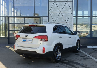Подержанный автомобиль Kia Sorento 2014 года (5 фото)