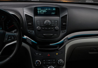 Подержанный автомобиль Chevrolet Orlando 2013 года (10 фото)