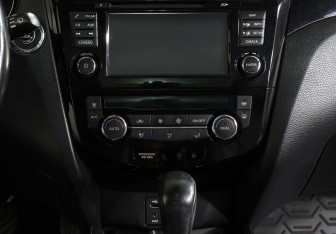 Подержанный автомобиль Nissan Qashqai 2014 года (12 фото)