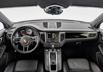 Подержанный автомобиль Porsche Macan 2014 года (14 фото)