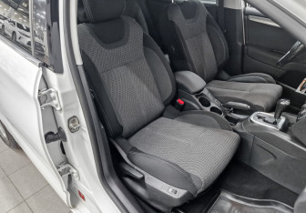 Подержанный автомобиль Citroen C4 Hatchback 2014 года (23 фото)