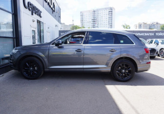 Подержанный автомобиль Audi Q7 2019 года (8 фото)