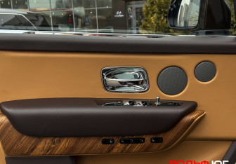 Подержанный автомобиль Rolls-Royce Cullinan 2019 года (26 фото)