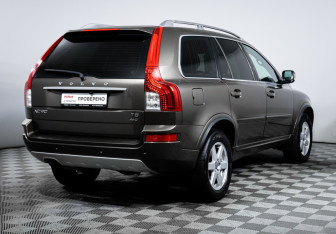 Подержанный автомобиль Volvo XC90 2012 года (5 фото)