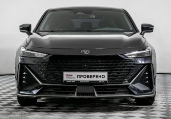 Подержанный автомобиль Changan UNI-V 2023 года (2 фото)