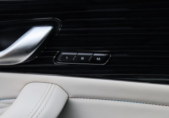 Подержанный автомобиль Geely Monjaro 2023 года (21 фото)