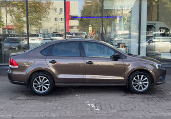 Подержанный автомобиль Volkswagen Polo Sedan 2014 года (4 фото)