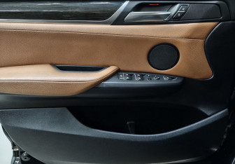 Подержанный автомобиль BMW X4 2016 года (15 фото)