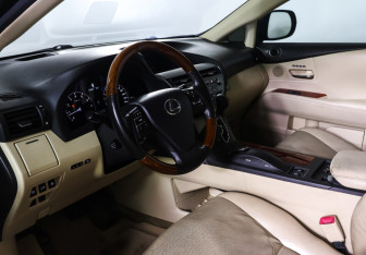 Подержанный автомобиль Lexus RX 2008 года (15 фото)