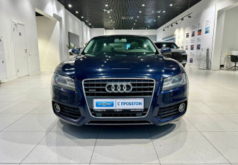 Подержанный автомобиль Audi A5 Coupe 2010 года (2 фото)