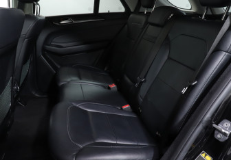 Подержанный автомобиль Mercedes-Benz GLE 2018 года (10 фото)