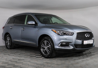 Подержанный автомобиль Infiniti QX60 2017 года (3 фото)