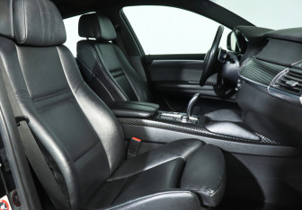 Подержанный автомобиль BMW X6 2013 года (15 фото)