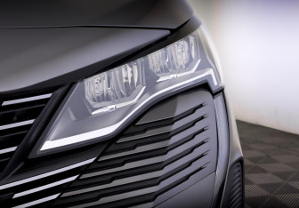 Подержанный автомобиль Peugeot 5008 Suv 2021 года (17 фото)