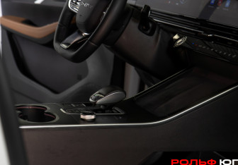 Подержанный автомобиль Omoda C5 2023 года (13 фото)