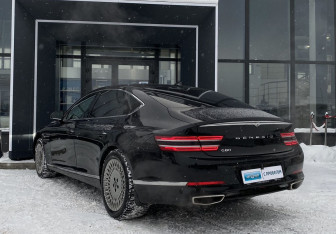 Подержанный автомобиль Genesis G80 2021 года (8 фото)