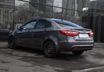 Подержанный автомобиль Kia Rio Sedan 2012 года (7 фото)