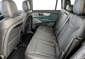 Подержанный автомобиль GAC GS8 2025 года (12 фото)