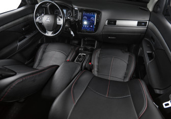 Подержанный автомобиль Mitsubishi Outlander 2013 года (19 фото)