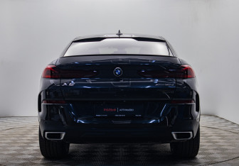 Подержанный автомобиль BMW X6 2020 года (4 фото)