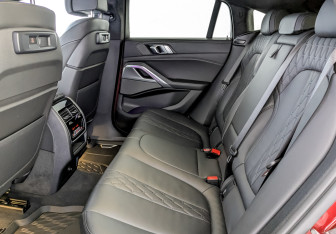 Подержанный автомобиль BMW X6 2021 года (12 фото)