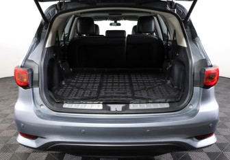 Подержанный автомобиль Infiniti QX60 2016 года (10 фото)