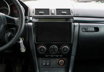 Подержанный автомобиль Mazda 3 Sedan 2008 года (14 фото)