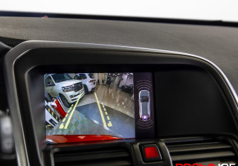 Подержанный автомобиль Volvo XC60 2017 года (16 фото)