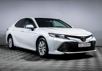 Подержанный автомобиль Toyota Camry Sedan 2020 года (3 фото)