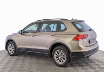 Подержанный автомобиль Volkswagen Tiguan 2019 года (7 фото)