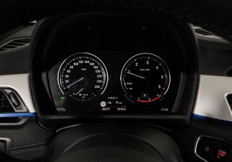 Подержанный автомобиль BMW X2 2020 года (13 фото)