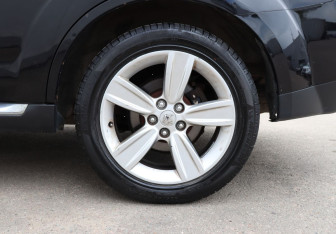 Подержанный автомобиль Peugeot 4007 2010 года (9 фото)