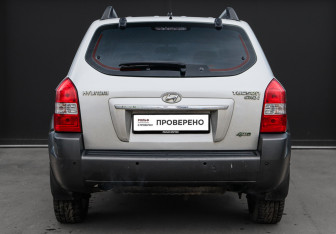 Подержанный автомобиль Hyundai Tucson 2008 года (5 фото)