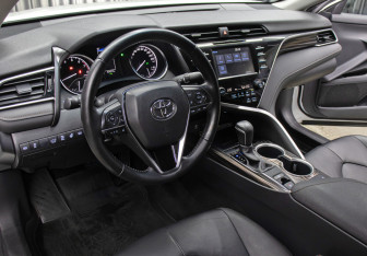 Подержанный автомобиль Toyota Camry Sedan 2020 года (16 фото)