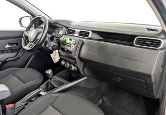 Подержанный автомобиль Renault Duster 2021 года (11 фото)