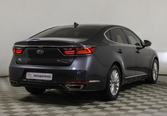 Подержанный автомобиль Kia K7 2017 года (6 фото)