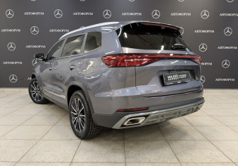 Подержанный автомобиль Chery Tiggo 8 Pro Max 2024 года (7 фото)