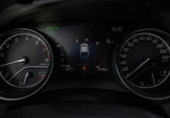 Подержанный автомобиль Toyota Camry Sedan 2021 года (12 фото)