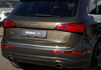 Подержанный автомобиль Audi Q5 2014 года (20 фото)