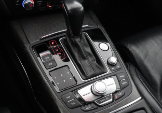 Подержанный автомобиль Audi A6 allroad 2016 года (12 фото)