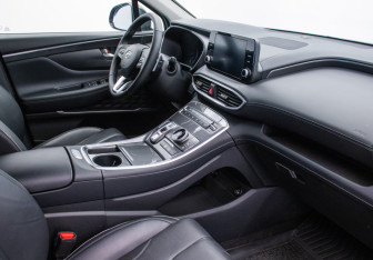 Подержанный автомобиль Hyundai Santa Fe 2021 года (10 фото)