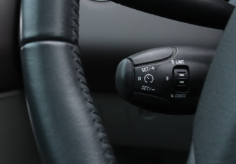 Подержанный автомобиль Peugeot 308 Hatchback 2010 года (16 фото)
