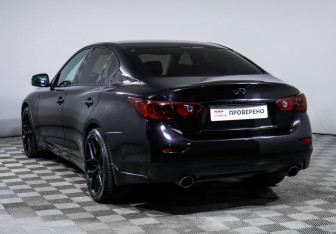 Подержанный автомобиль Infiniti Q50 2017 года (7 фото)
